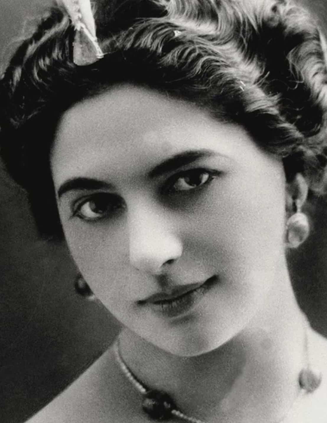 "Espionne" de Paulo Coelho : Mata Hari, l’expression de la séduction féminine